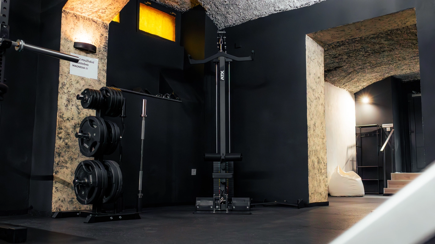 Posilovací klec, kladka